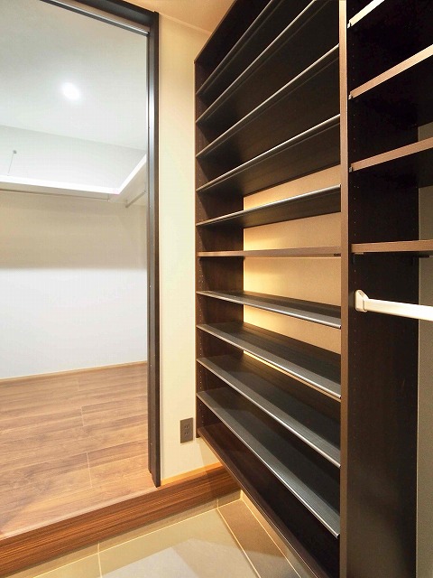 ★富士宮市舞々木町中古住宅　築2年高性能住宅、3枚ガラス、オール電化★