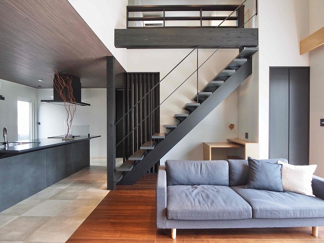 ★富士宮市舞々木町中古住宅　築2年高性能住宅、3枚ガラス、オール電化★