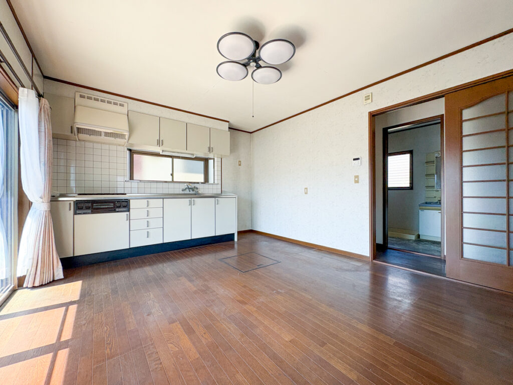 【外壁・屋根カラー選択OK】塗装・防水・節電ガラスコート施工後のお引渡し！富士市今泉中古住宅