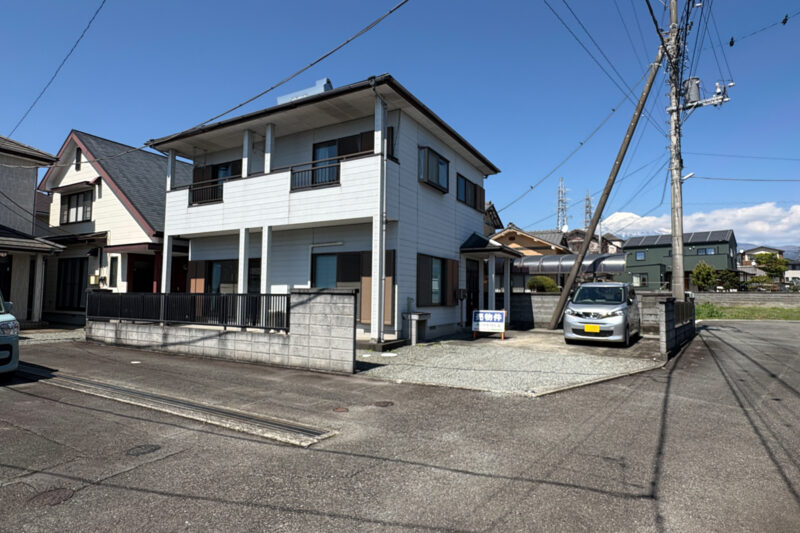 【外壁・屋根カラー選択OK】塗装・防水・節電ガラスコート施工後のお引渡し！富士市今泉中古住宅